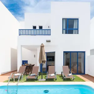 Villa Luxury 3-bedroom With Heated Private Pool - In Marina Rubicon, Playa Blanca, Lanzarote, Playa Blanca (Lanzarote)
